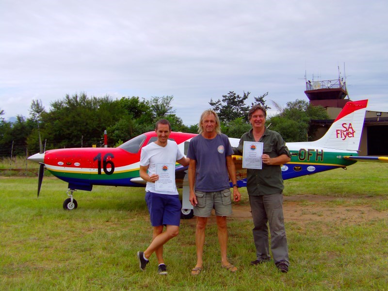 Bush Air - Advanced bush flying course. Graen Wuth, CC Pocock and Guy Leitch of SA Flyer. Piper Saratoga.